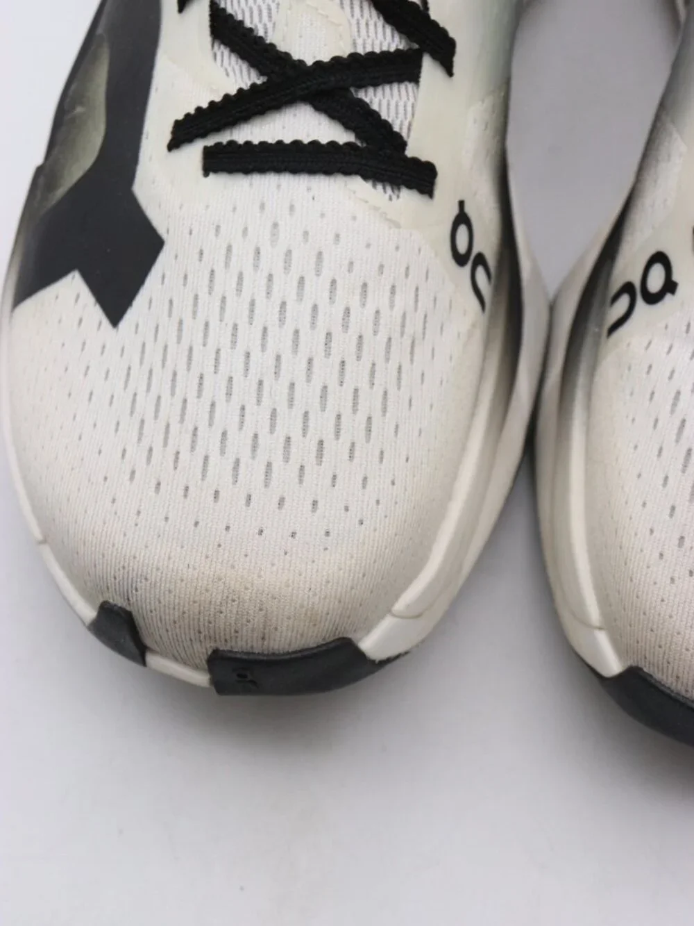 ON Running Cloudboom Max 'White Black' Men's Size 10.5 Sneakers 3MF30310462